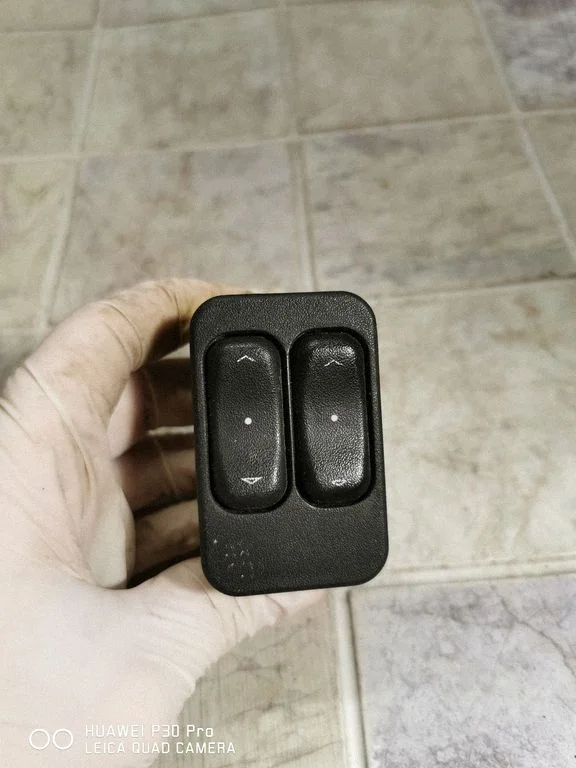 Electric window control switch 13363202