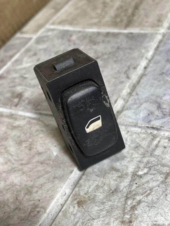 Elektrisko logu slēdzis 96360166