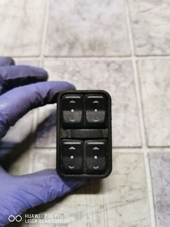 Electric window control switch 13363401
