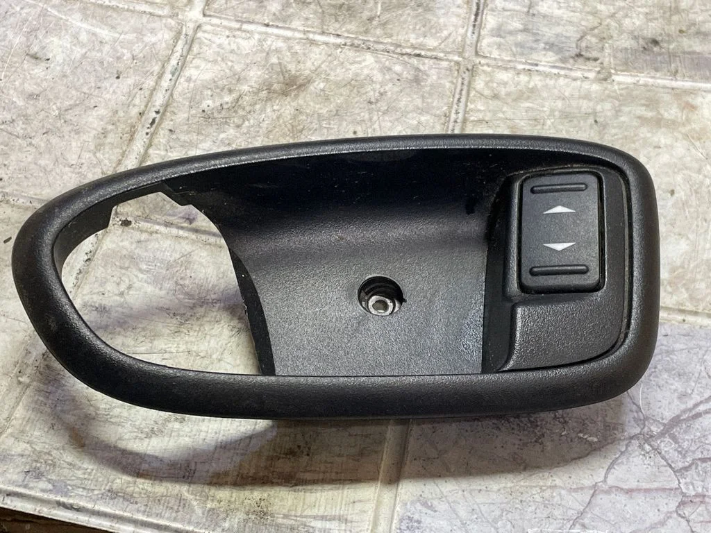 Elektrisko logu slēdzis 6M21U226A37BBW