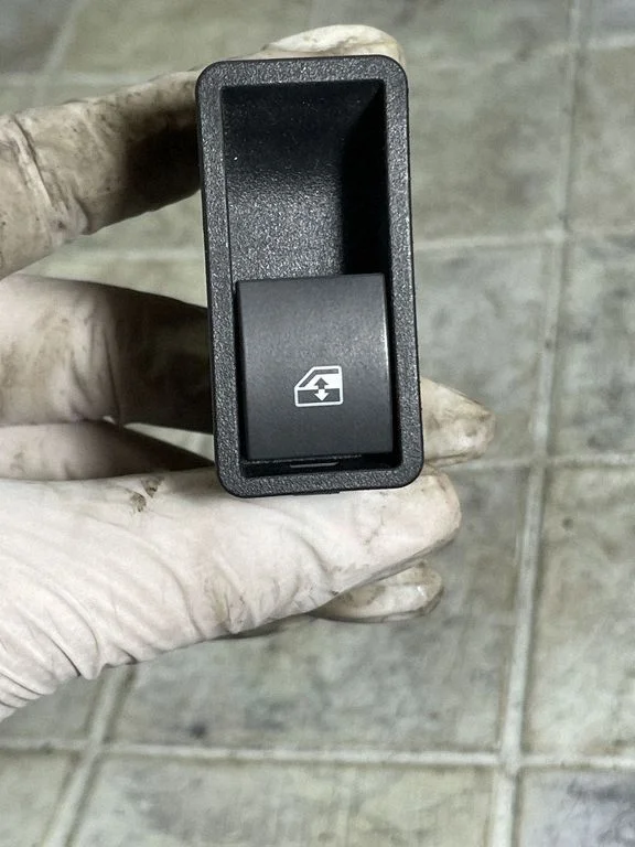 Elektrisko logu slēdzis 13228711
