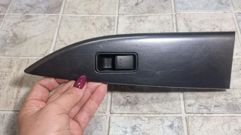 Electric window control switch 6027T5