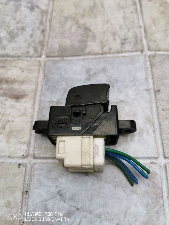 Elektrisko logu slēdzis 2821Z