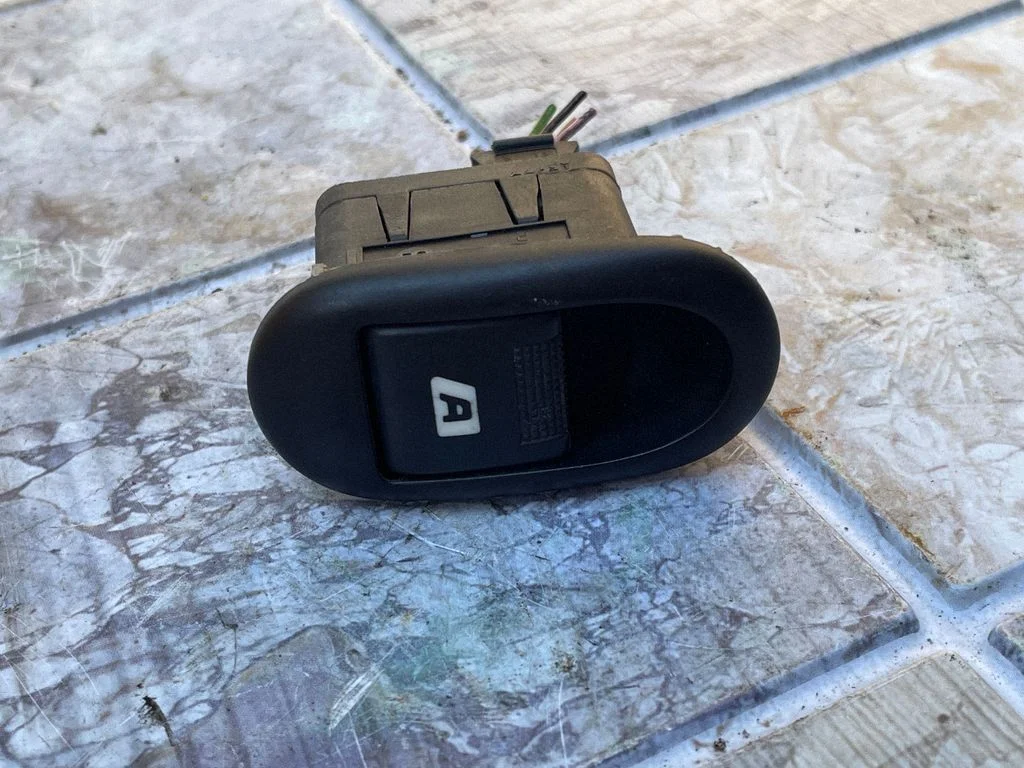Elektriaknate lüliti 96401469XT