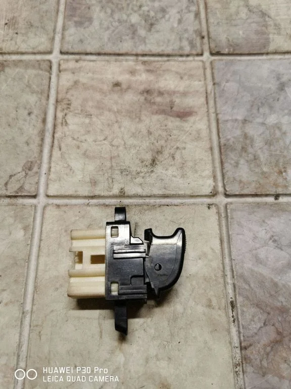 Elektriaknate lüliti 3583B44
