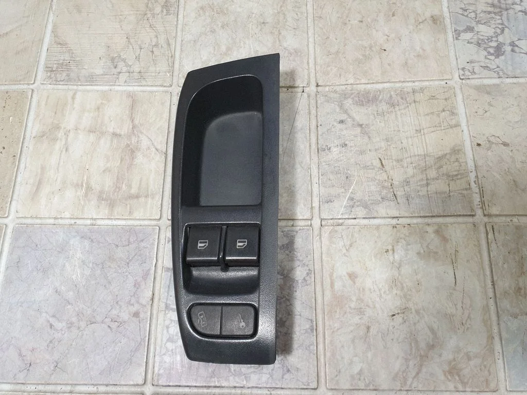 Elektrisko logu slēdzis 5Z0962125