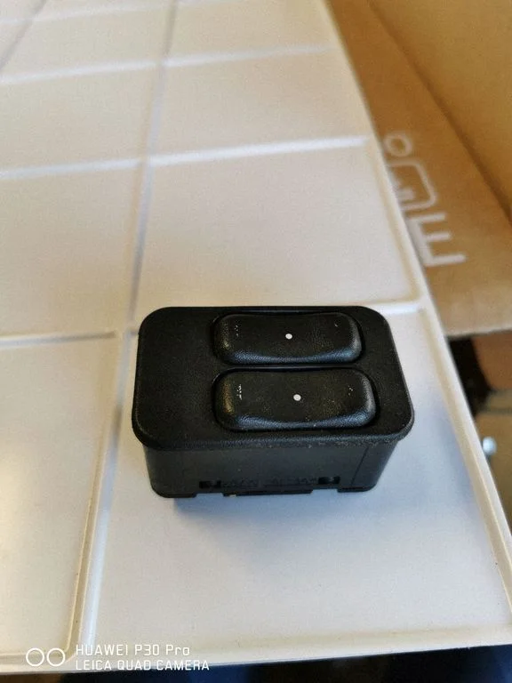 Electric window control switch 13363202