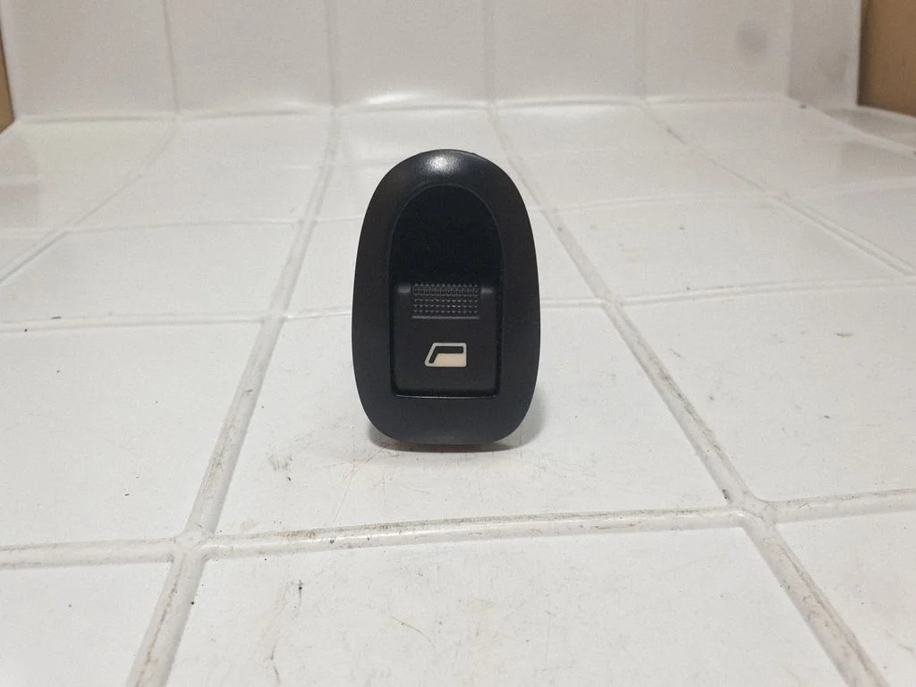 Electric window control switch 25943