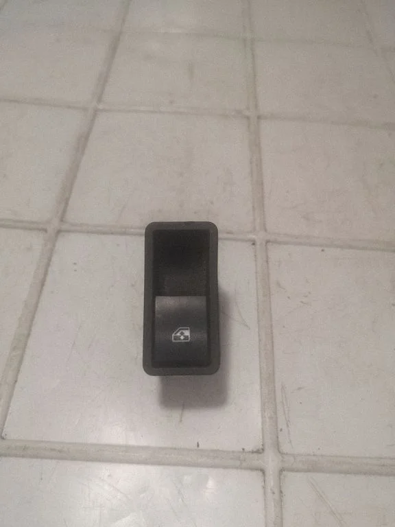 Electric window control switch 13228711