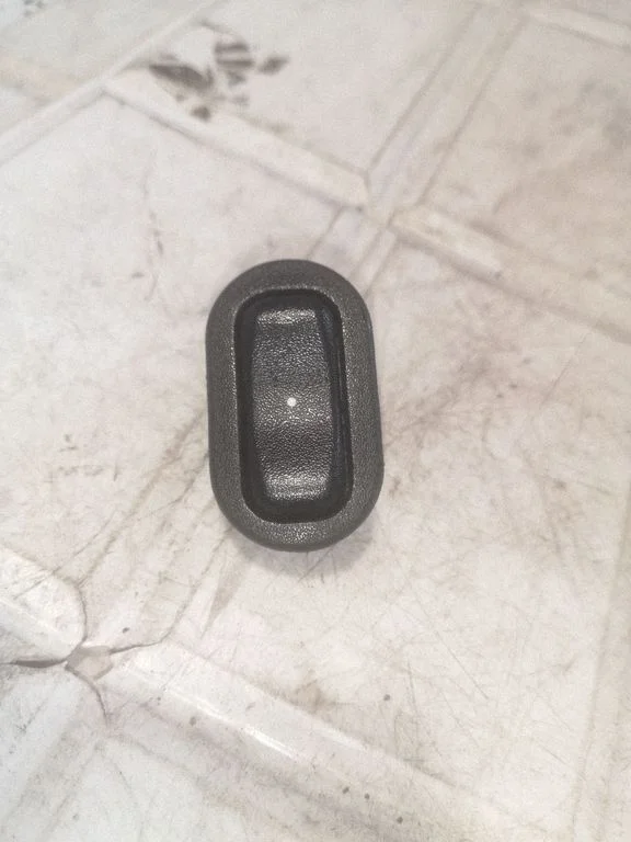Electric window control switch 13363100