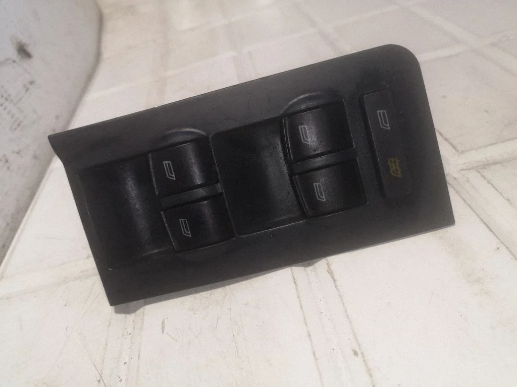 Elektrisko logu slēdzis 4B0959851