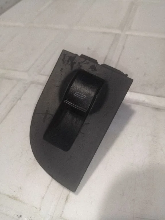 Elektrisko logu slēdzis 4B0959855