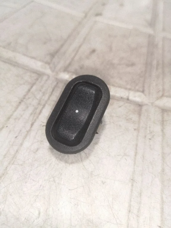 Electric window control switch 13363100