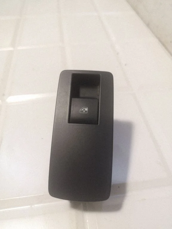 Electric window control switch 13222231