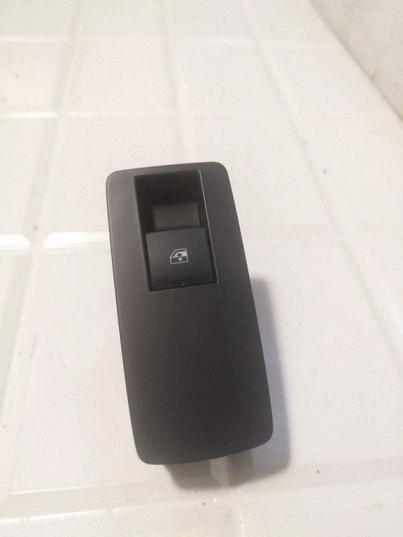 Electric window control switch 13222231