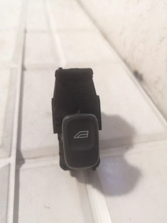 Electric window control switch 30889758