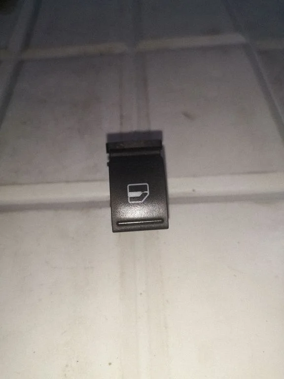Elektriaknate lüliti 7L6959855B
