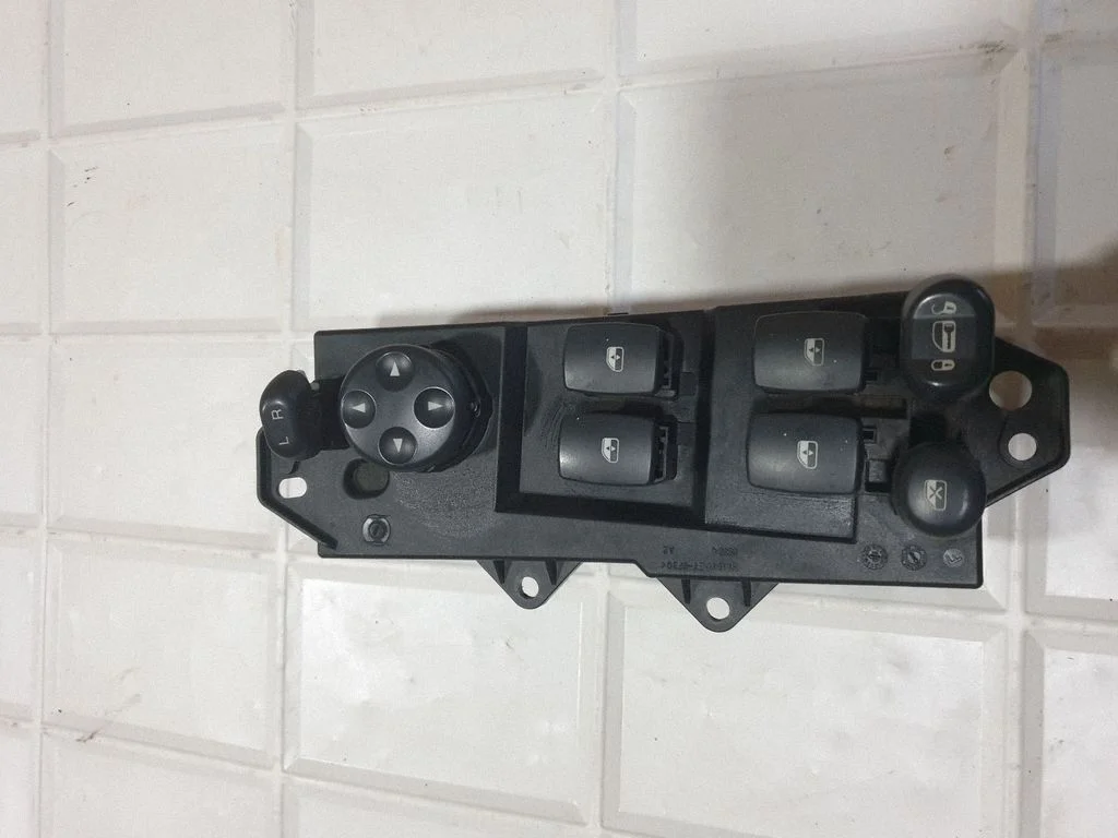 Elektriaknate lüliti 04685980AH