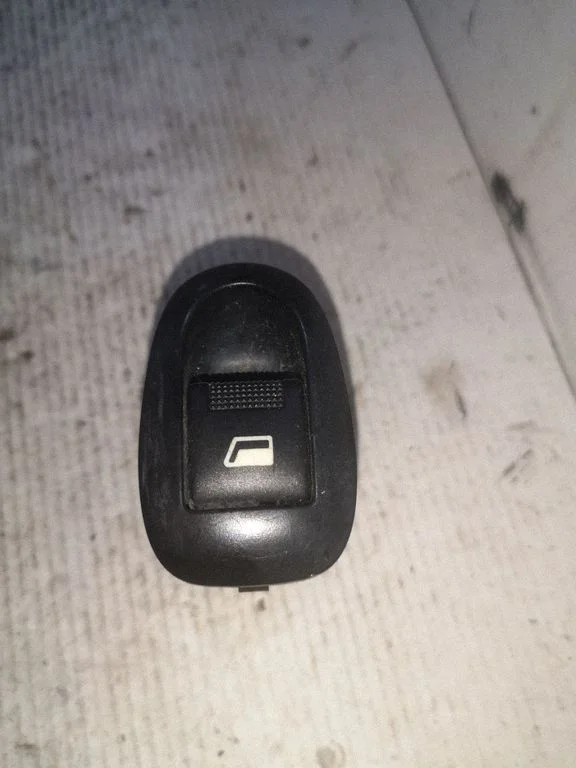 Electric window control switch – Citroen C3 (2005-2010)