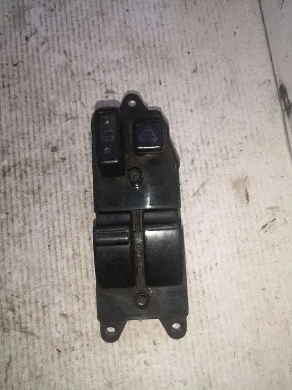 Electric window control switch 8482002110
