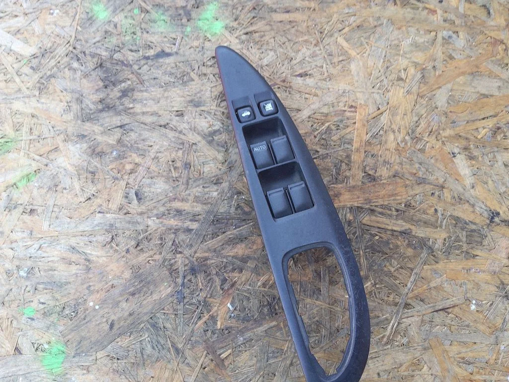 Elektrisko logu slēdzis 25401AV640