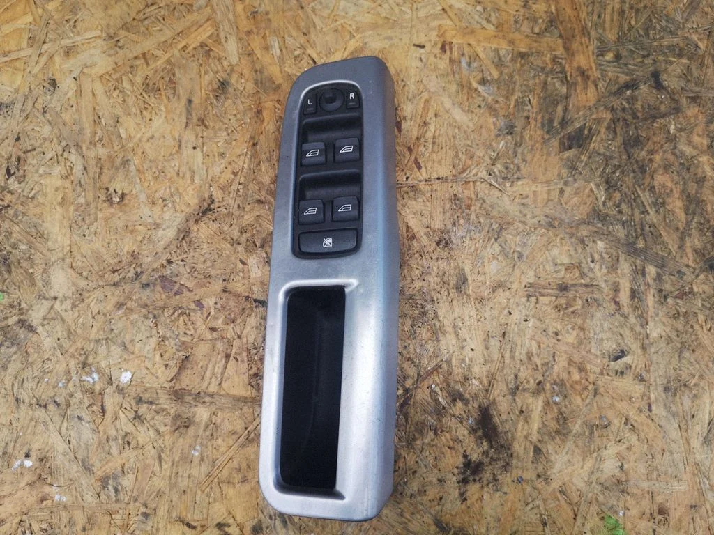 Elektrisko logu slēdzis 30795081