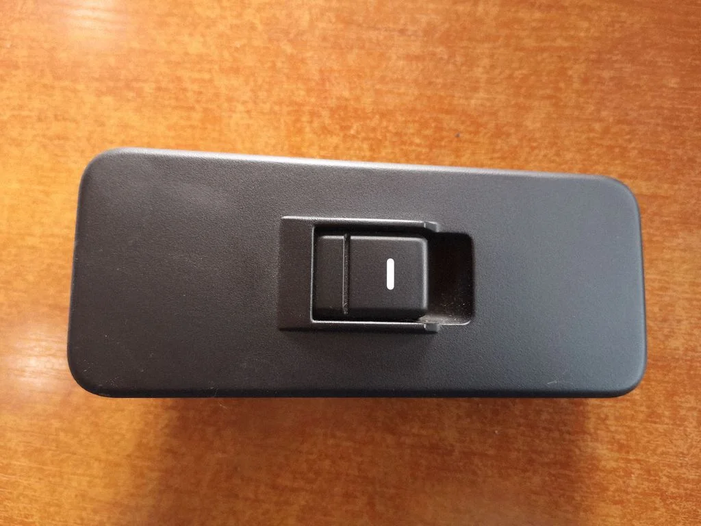 Electric window control switch – Land Rover Range Rover Sport L320 (2005-2013)