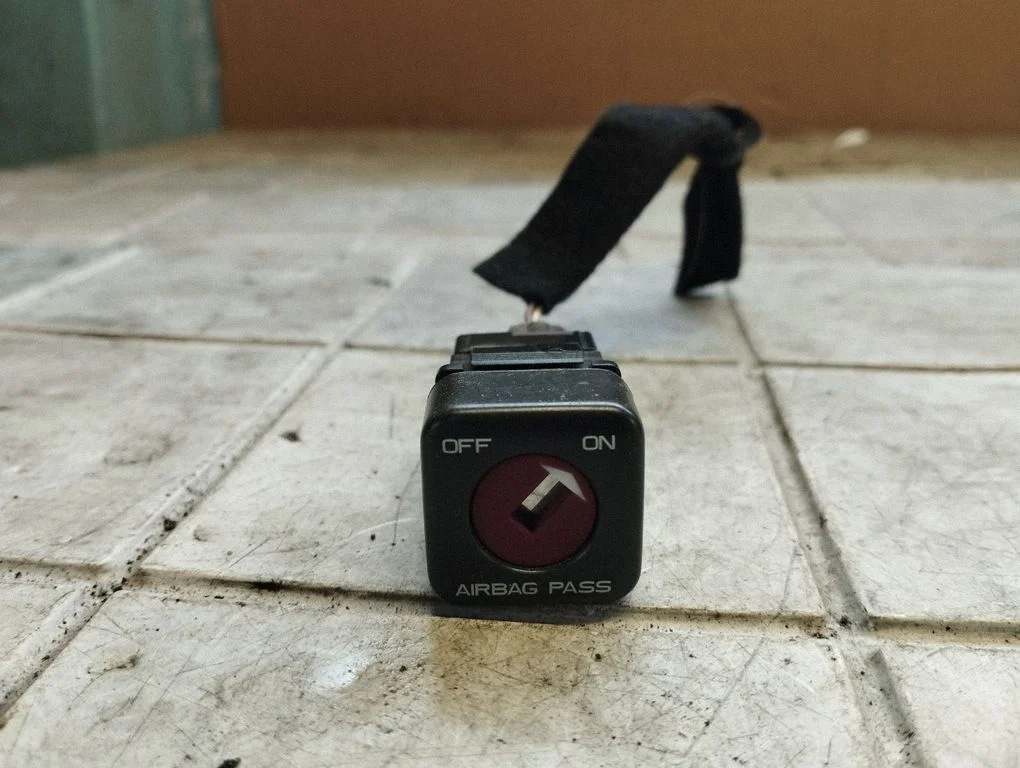 Pasažiera drošības spilvena slēdzis 96373205