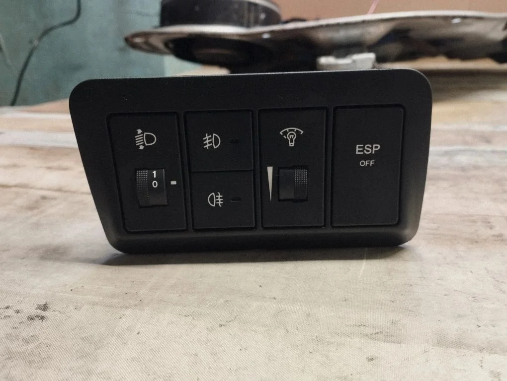 Other switches/knobs/shifts – Hyundai Santa Fe (2006-2012)