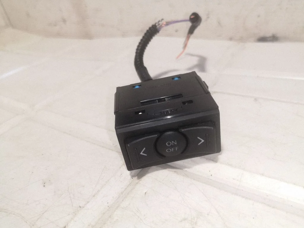 Other switches/knobs/shifts 15A984