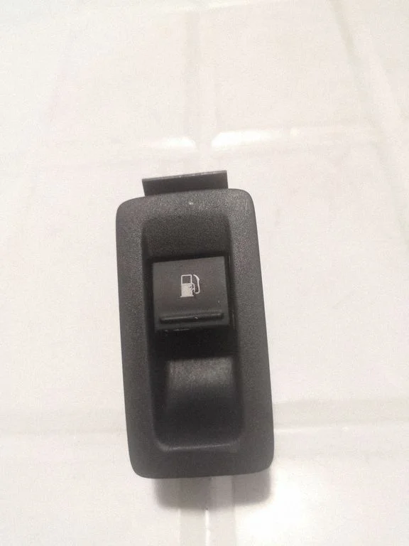 Fuel tank opening switch – Volkswagen Touran I (2003-2010)