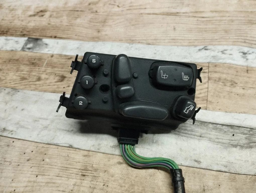 Seat control switch 0YD13TRMAD