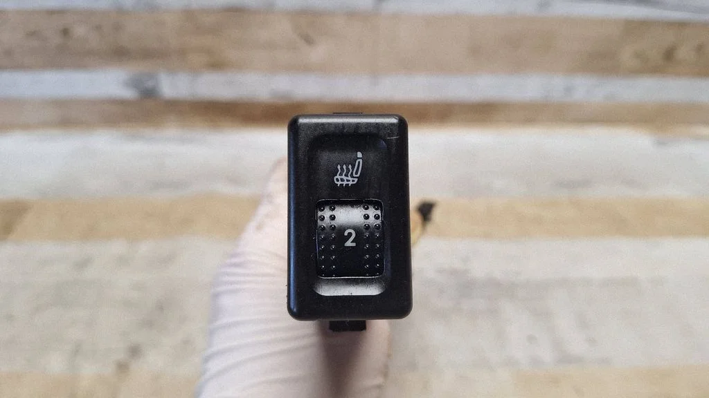 Seat heating switch 7M5963563B