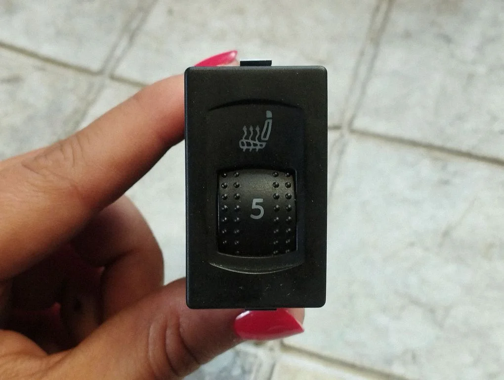 Seat heating switch – Volkswagen Passat B5.5 (2001-2005)