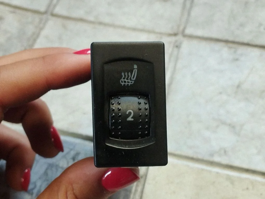 Seat heating switch – Volkswagen Passat B5.5 (2001-2005)