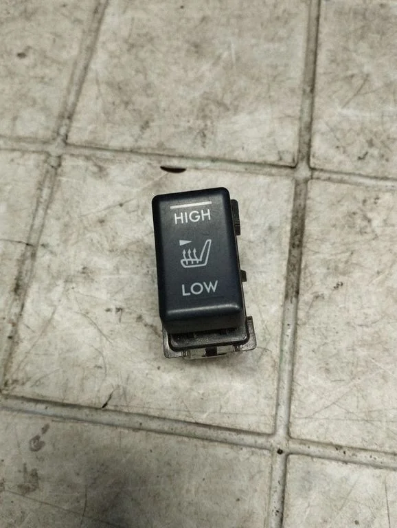 Seat heating switch – Subaru Outback (2009-2014)