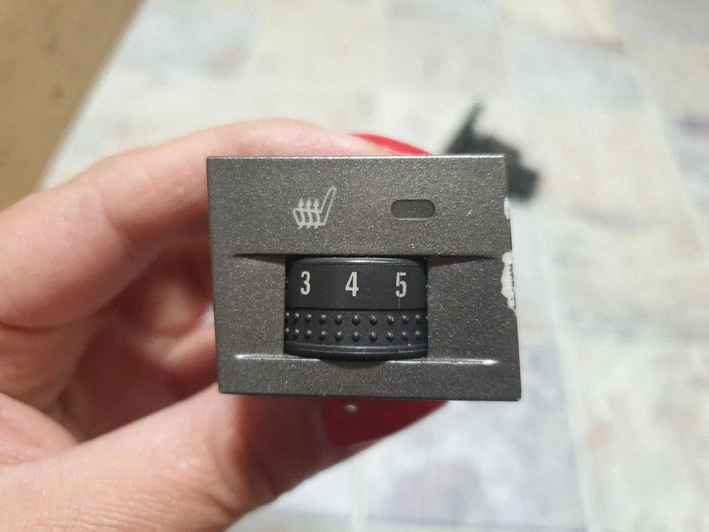 Seat heating switch 24441254