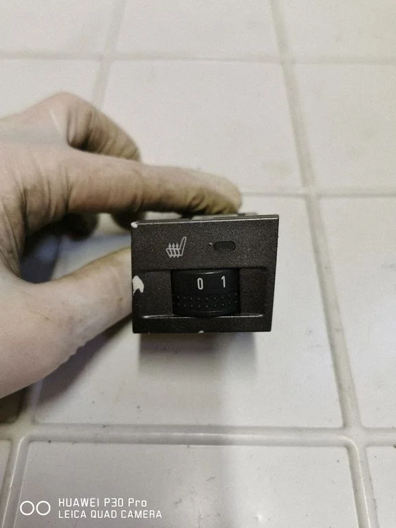 Seat heating switch 24441223