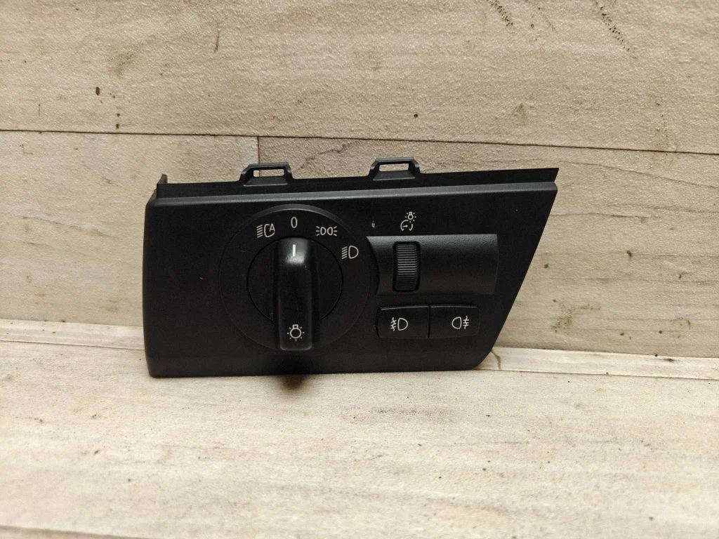 Gaismu slēdzis 3310960DD