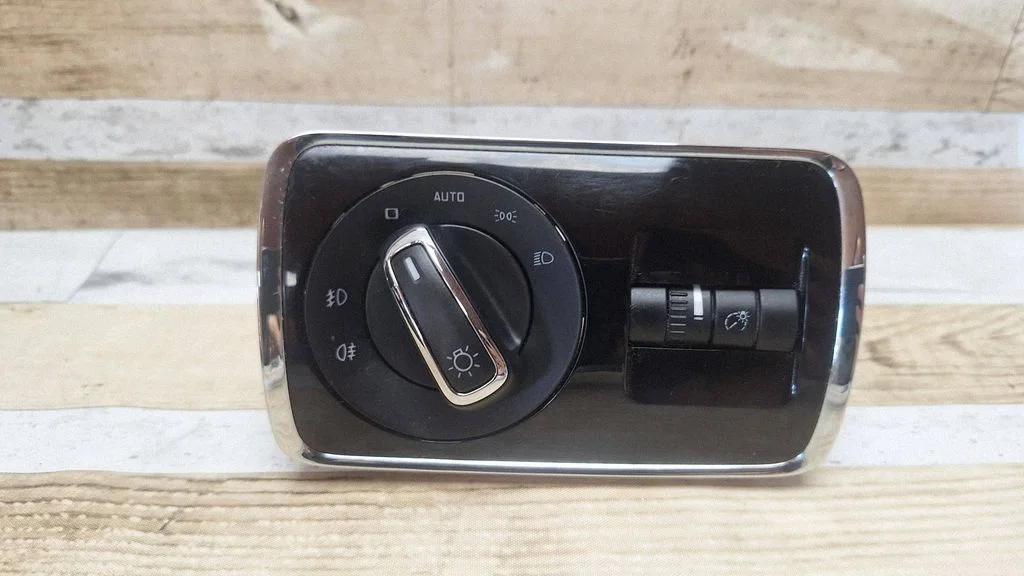 Light switch 3T0941431B
