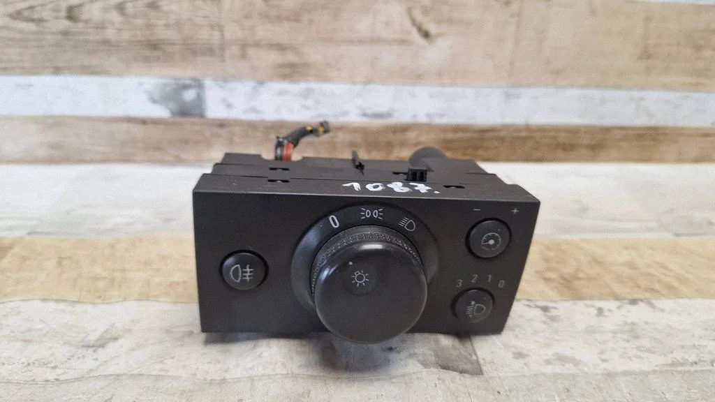 Light switch 93394756