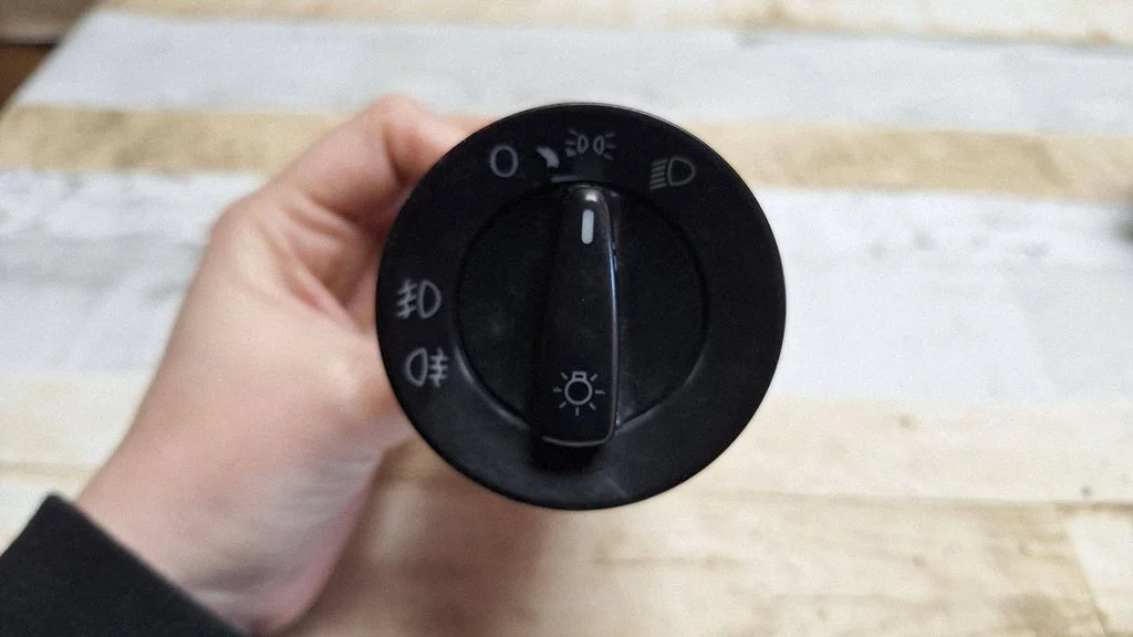 Light switch 1C0941531A