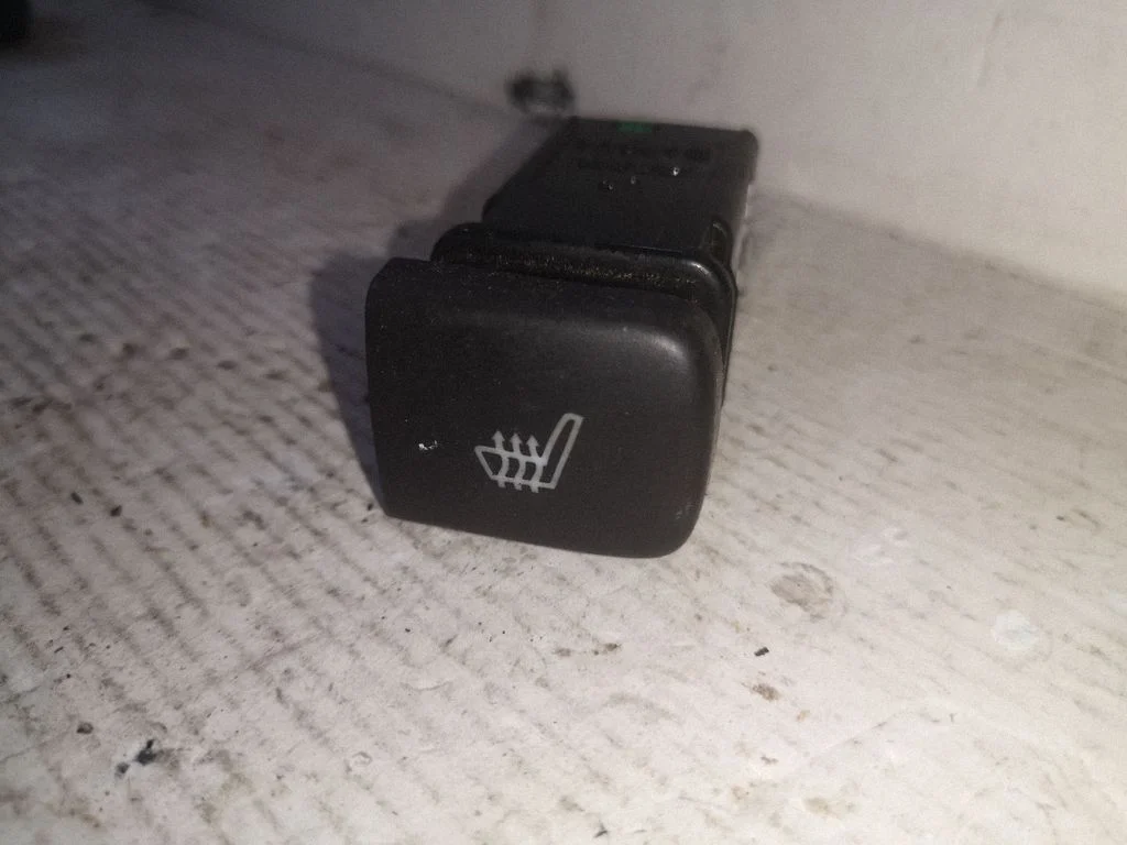 Seat heating switch 4409256