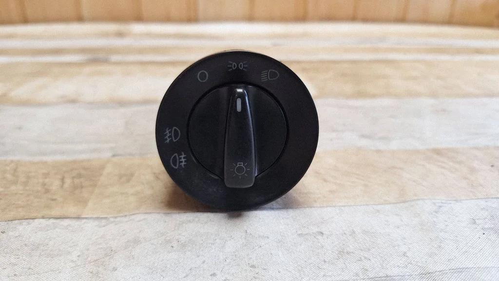 Light switch 1U0941531