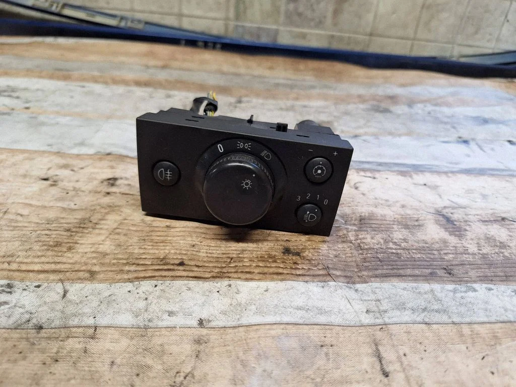 Light switch 13230796