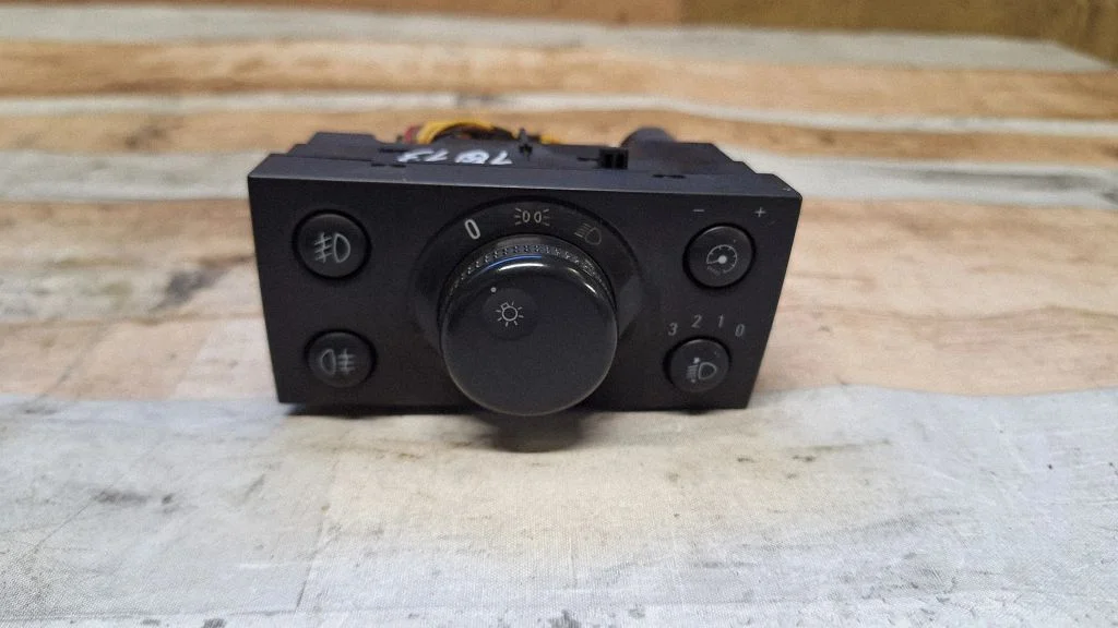 Light switch 93394755