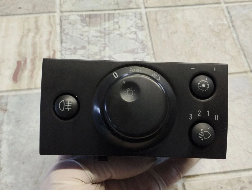 Light switch 93394756