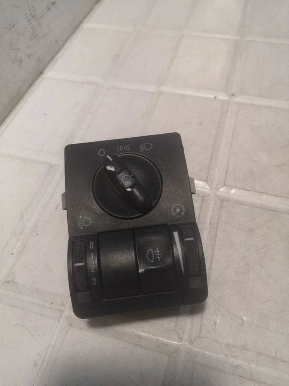 Light switch 9116613
