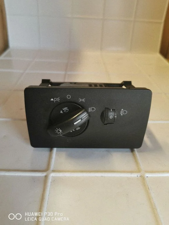 Light switch – Ford Mondeo Mk III (2000-2007)
