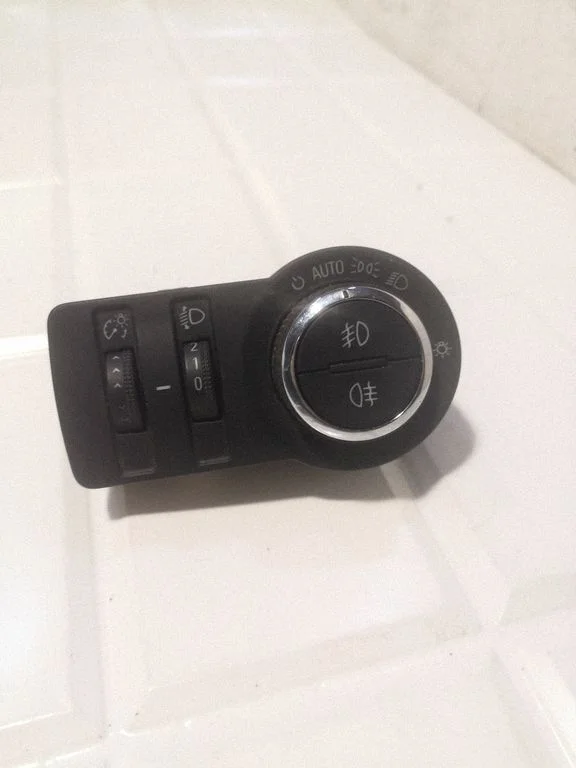 Light switch – Opel Insignia A (2008-2017)